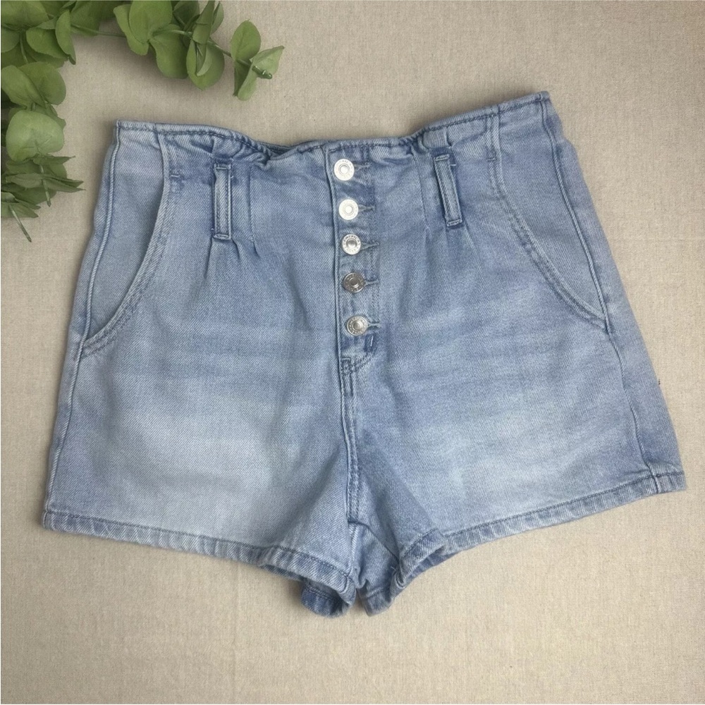 American Eagle Mom Short Paper Bag Light Wash Denim Jean Button Women’s Size 6 - Picture 1 of 12